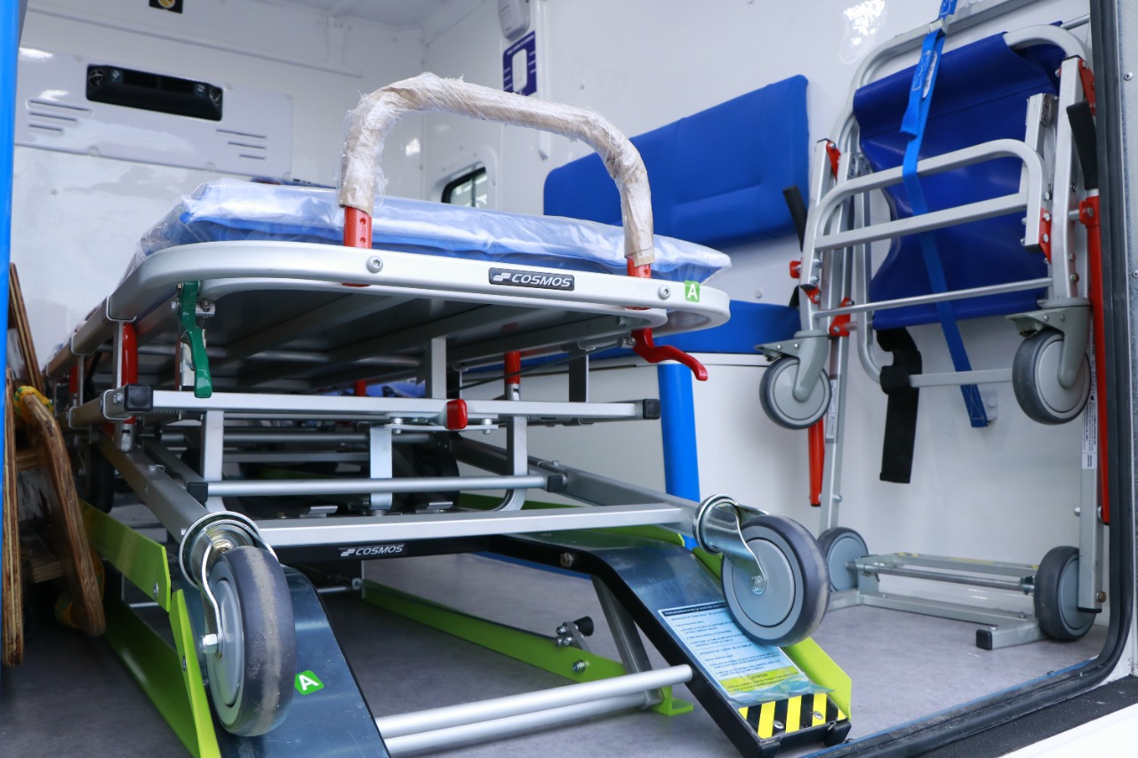 EL GOBIERNO ENTREGÓ OTRAS NUEVE AMBULANCIAS PARA DIFERENTES COMUNIDADES DE LA PROVINCIA