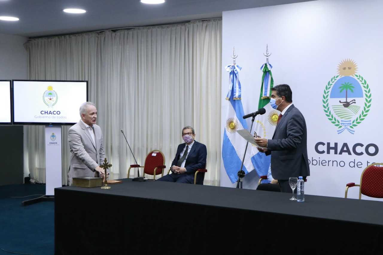 ASUMIERON LINERAS Y ROMERO Capitanich tomó juramento a nuevos funcionarios: “Nuestra responsabilidad en esta etapa de Gobierno es escuchar, gobernar y hacer”