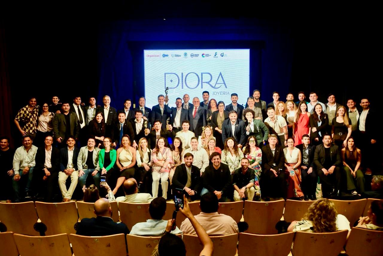 EL GOBERNADOR ZDERO ACOMPAÑÓ LA ENTREGA DEL PREMIO EMPRESARIO JOVEN ARGENTINO 2025