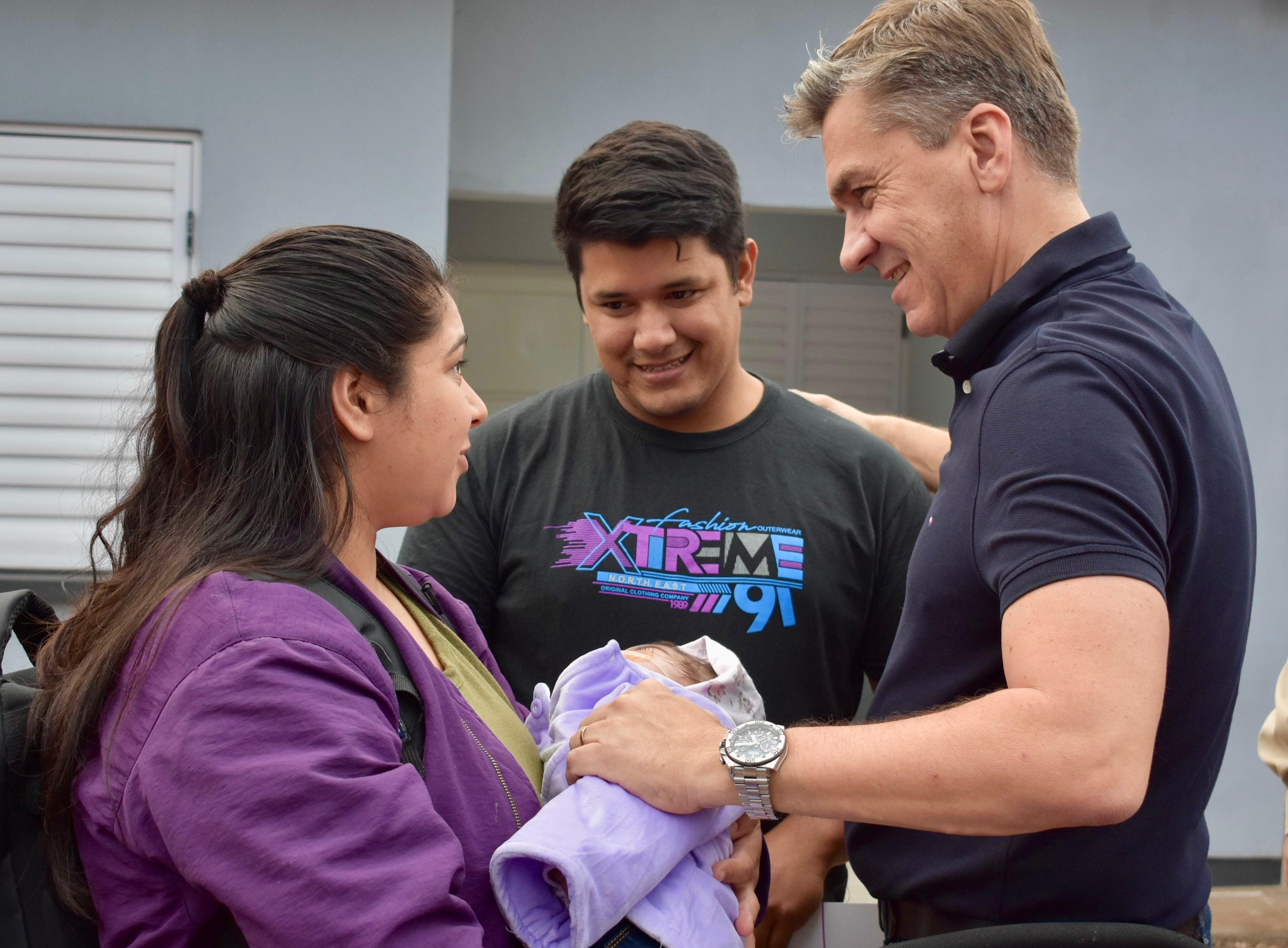 LOS SUEÑOS SE CUMPLEN: EL GOBERNADOR ZDERO ENTREGÓ VIVIENDAS A FAMILIAS DE FONTANA