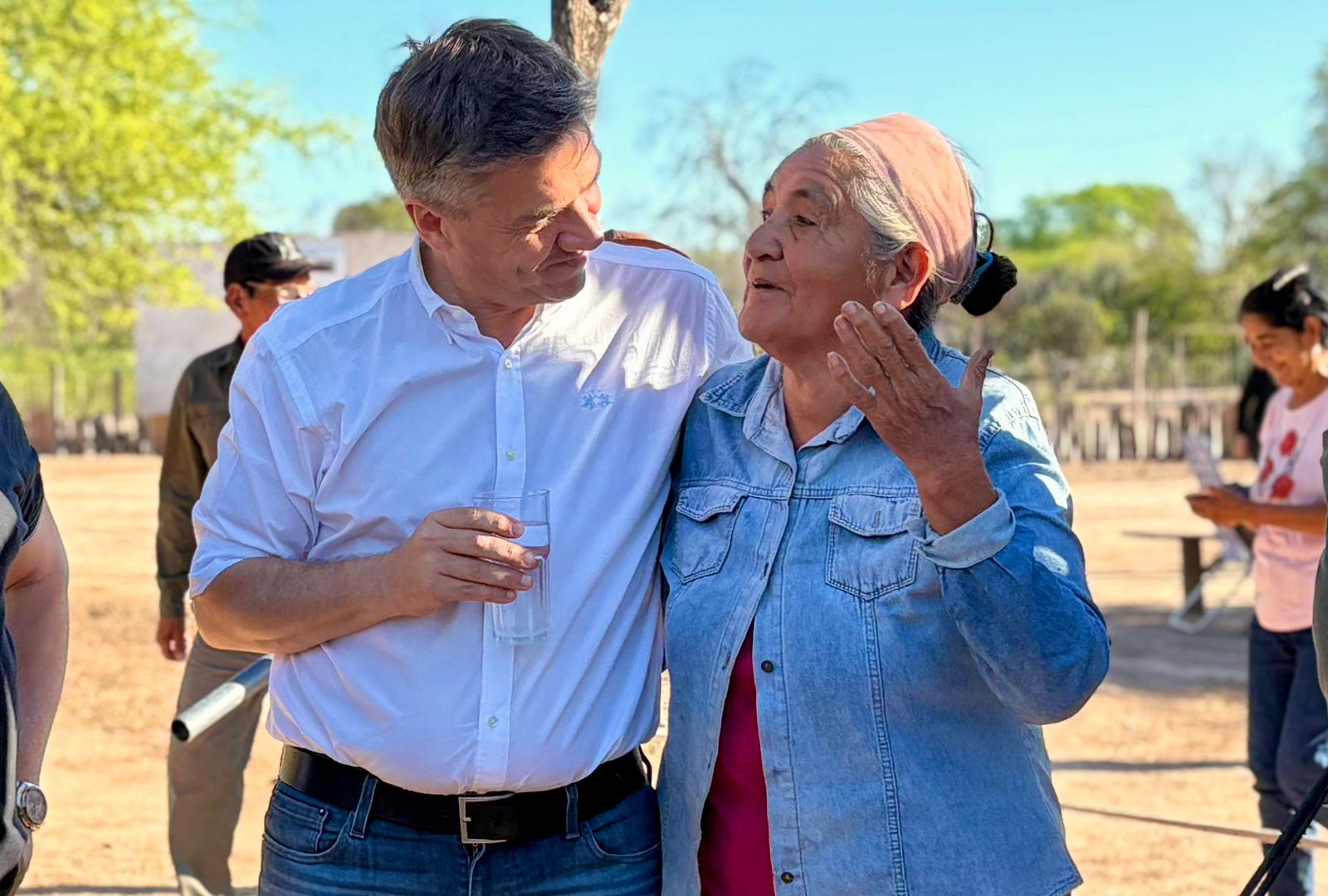 ZDERO CUMPLIÓ: LLEGÓ POR PRIMERA VEZ, EL AGUA POTABLE AL PARAJE EL CAUDILLO, EN EL IMPENETRABLE