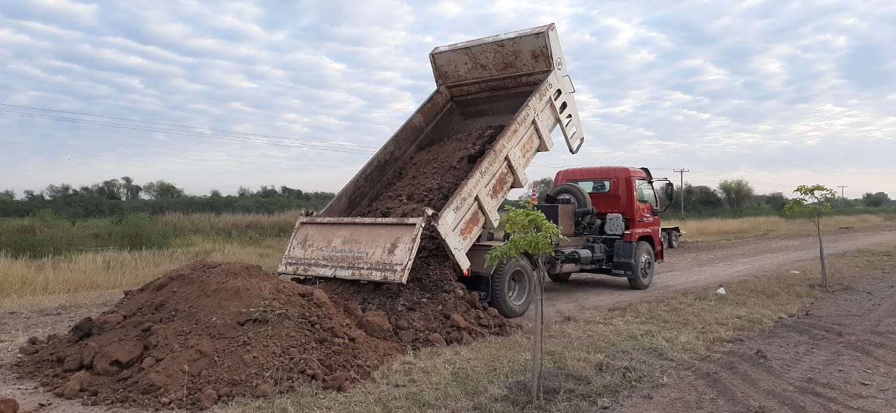 EL MUNICIPIO AVANZA RÁPIDAMENTE SOBRE EL CIERRE DE MALLAS: “HICIMOS 3 CUADRAS DE PAVIMENTO Y ESTAMOS INICIANDO LA CUARTA”