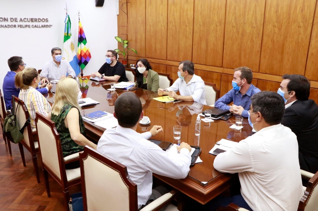 CONVOCATORIA AMPLIA, PLURAL Y DEMOCRÁTICA  *Tras el triunfo electoral, Capitanich convoca a todos los sectores políticos, económicos y sociales para construir consensos*