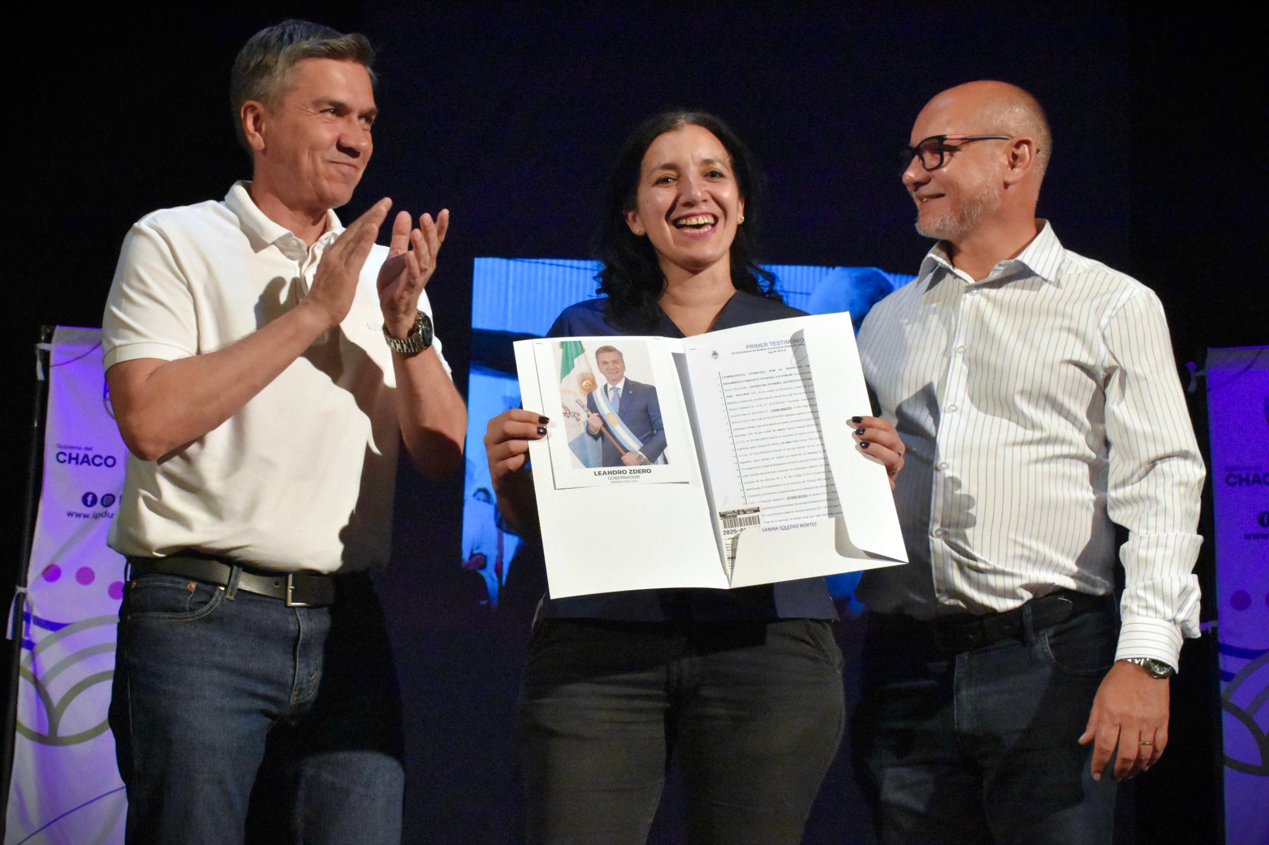 MÁS QUE UN PAPEL: SEGURIDAD Y PERTENENCIA PARA LAS FAMILIAS QUE RECIBIERON HOY SU TÍTULO DE PROPIEDAD