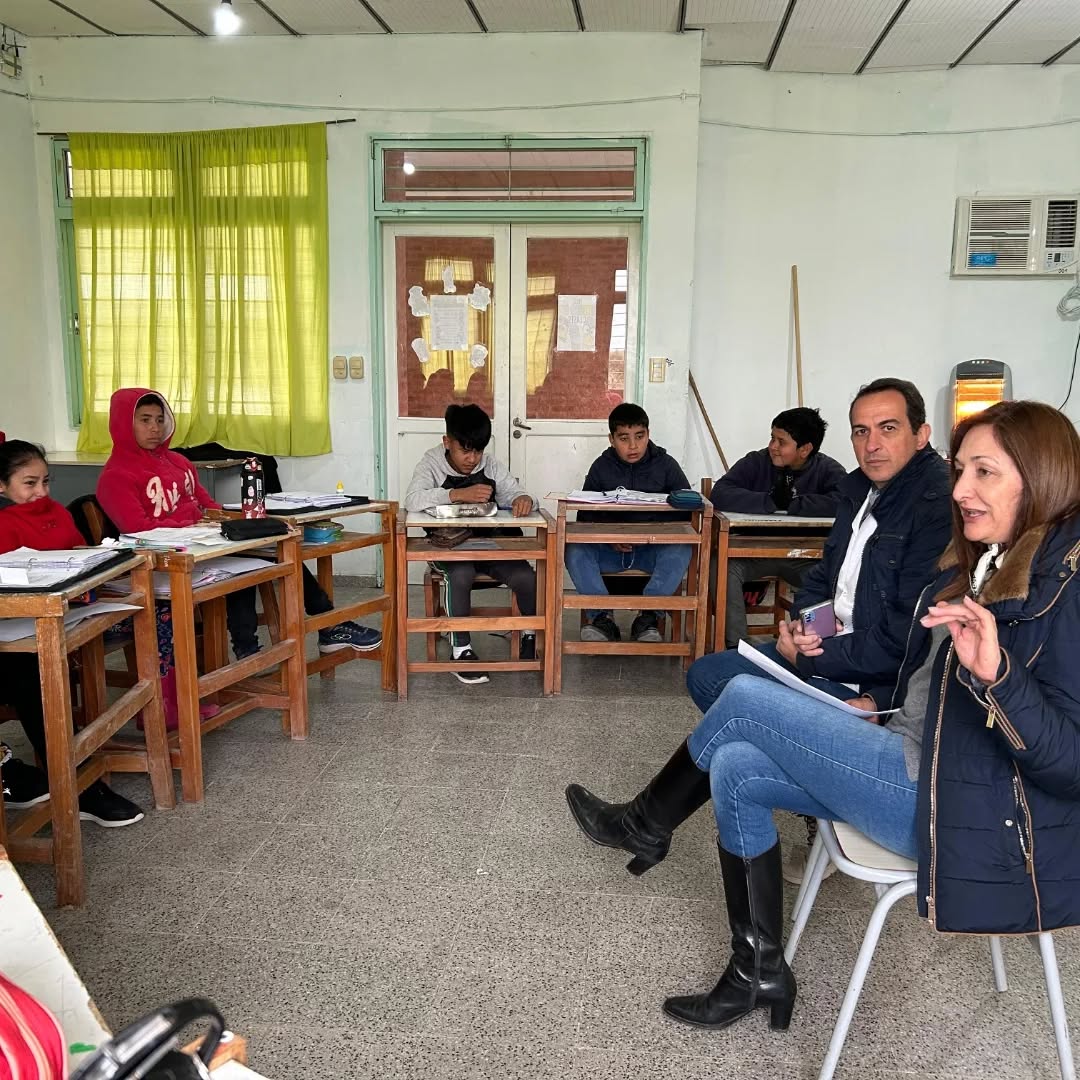 La intendenta Susana Maggio visitó escuelas de Colonia El Ñandubay y destacó el trabajo educativo rumbo a la Feria de Ciencias