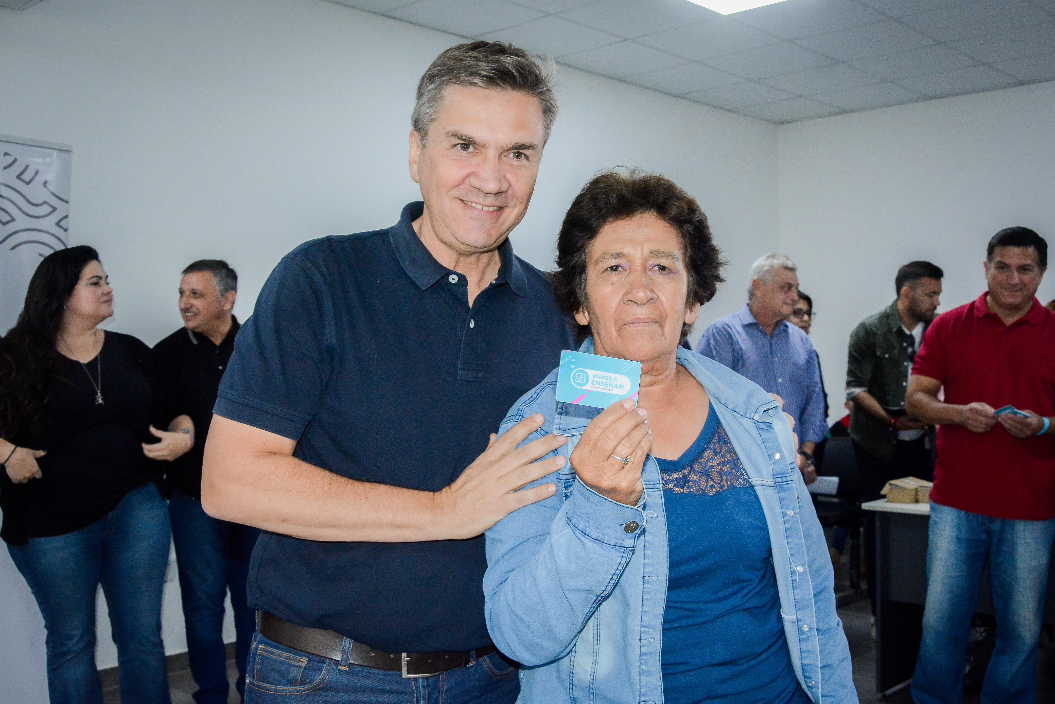 *ENTREGA DEL BOLETO DOCENTE EN SÁENZ PEÑA: “APOYO FUNDAMENTAL PARA NUESTROS EDUCADORES”, DIJO EL GOBERNADOR*