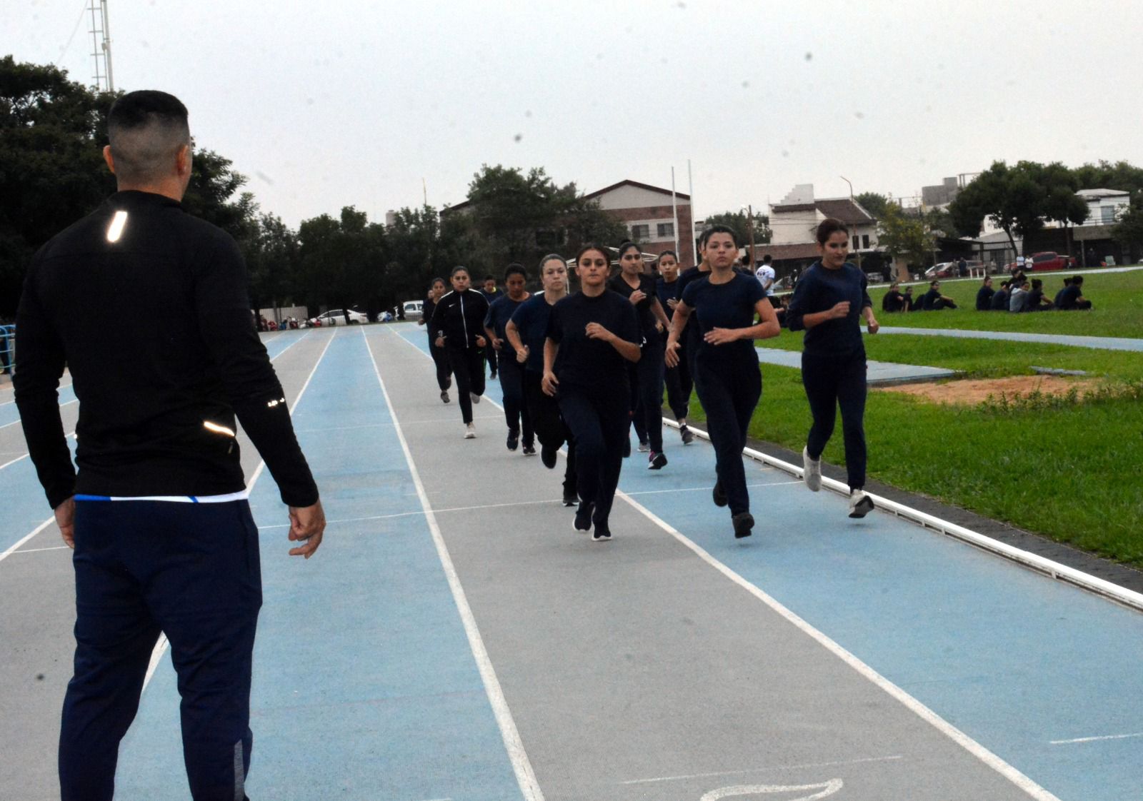 EN EL POLIDEPORTIVO JAIME ZAPATA COMENZÓ EL EXAMEN FÍSICO PARA INGRESANTES A LA POLICÍA DEL CHACO