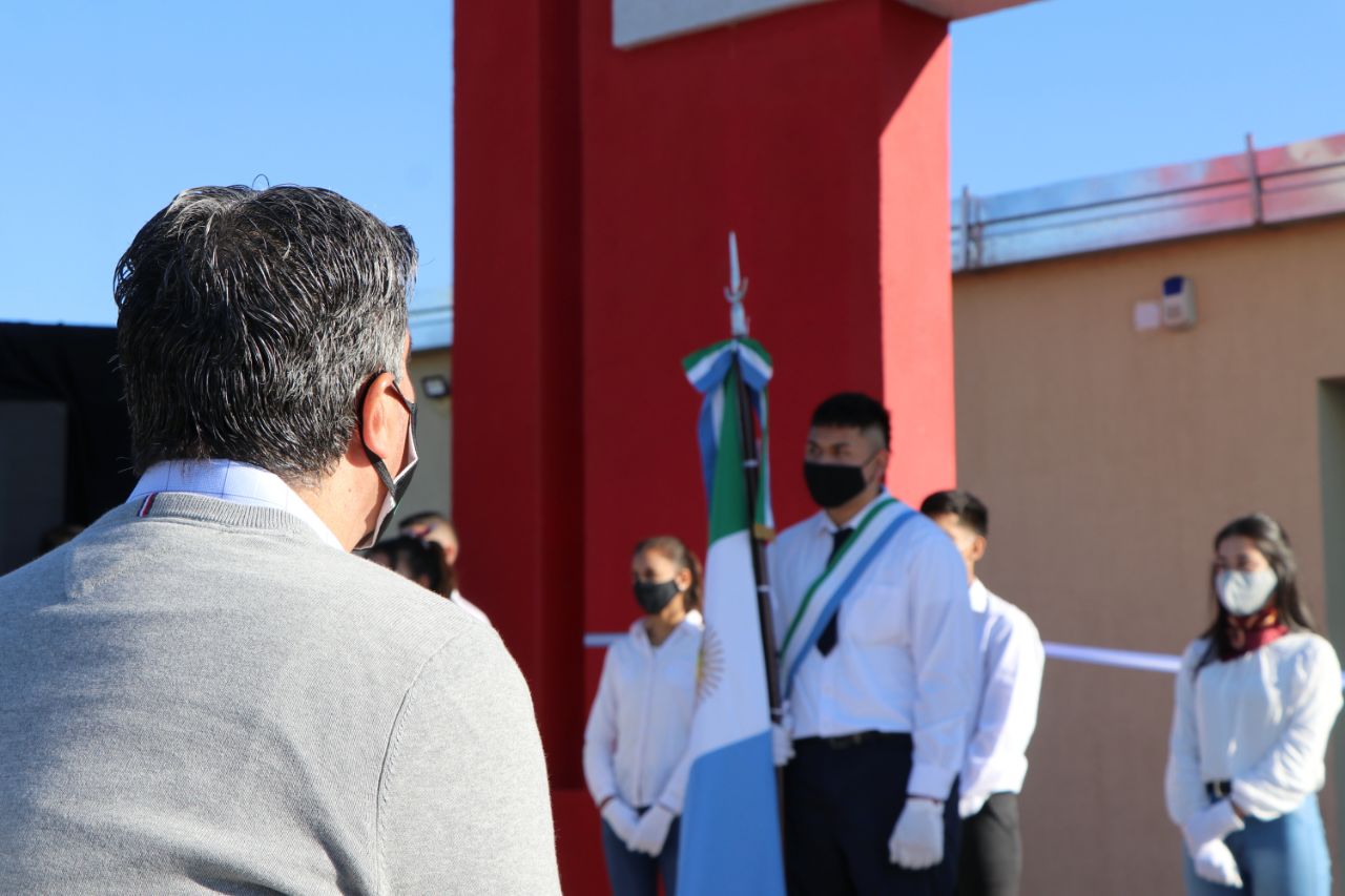 CAPITANICH INAUGURÓ UNA ESCUELA RURAL Y ACORDÓ CON TROTTA LA CONSTRUCCIÓN DE 7 JARDINES