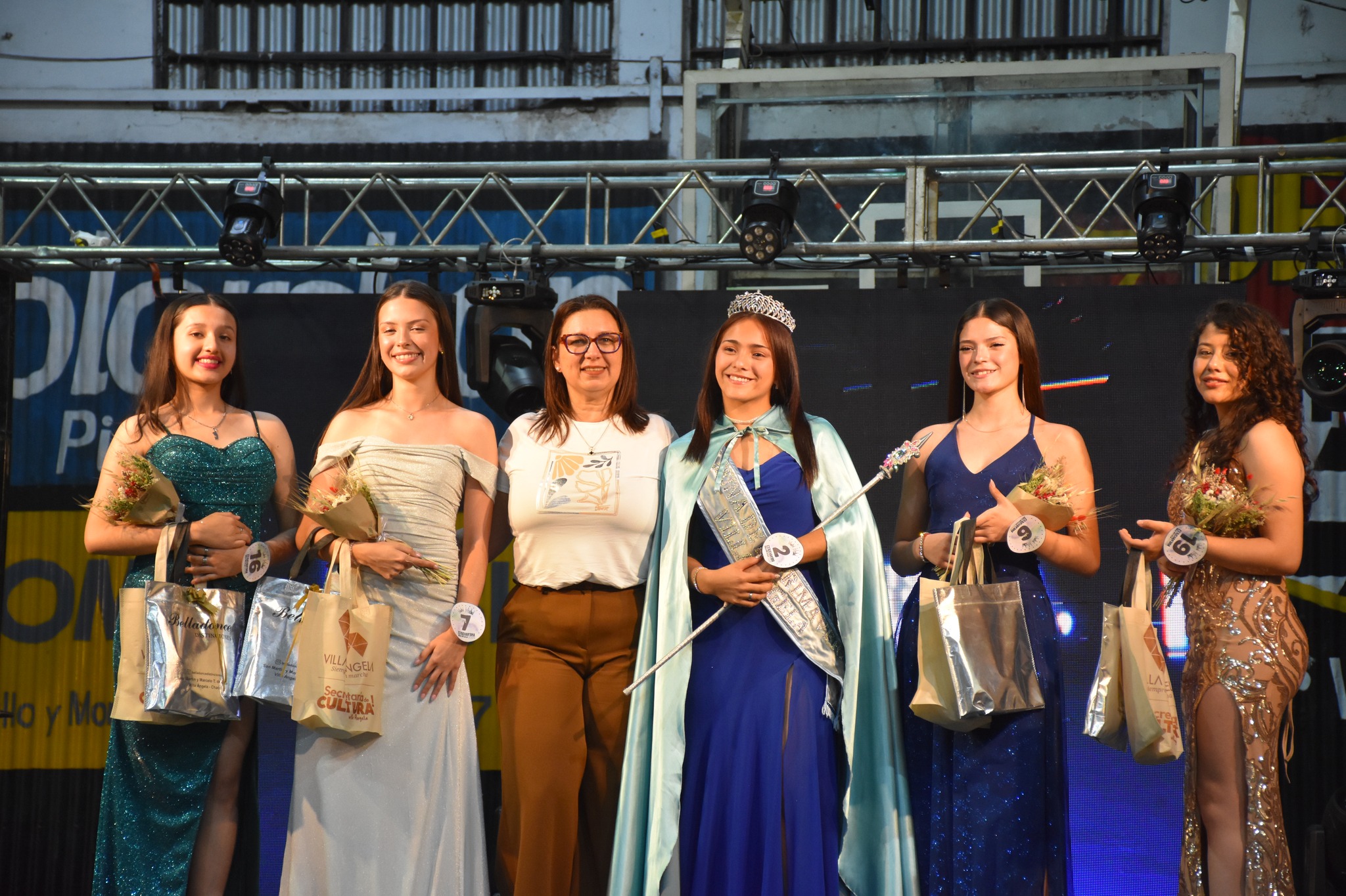 ESTE DOMINGO VILLA &Aacute;NGELA ELIGI&Oacute; A SUS REINAS Y REYES DEL ESTUDIANTE Y LA PRIMAVERA EN EL MARCO DE LA ESTUDIANTINA 2025