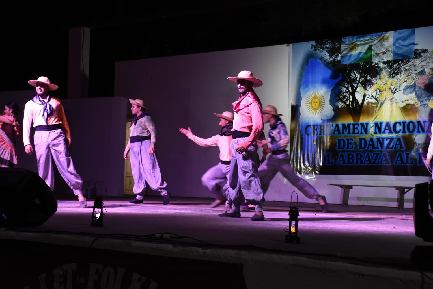 *Con gran éxito se realizó el 10° Certamen Nacional de Danzas y Malambo "Tirol abraza al país"*
