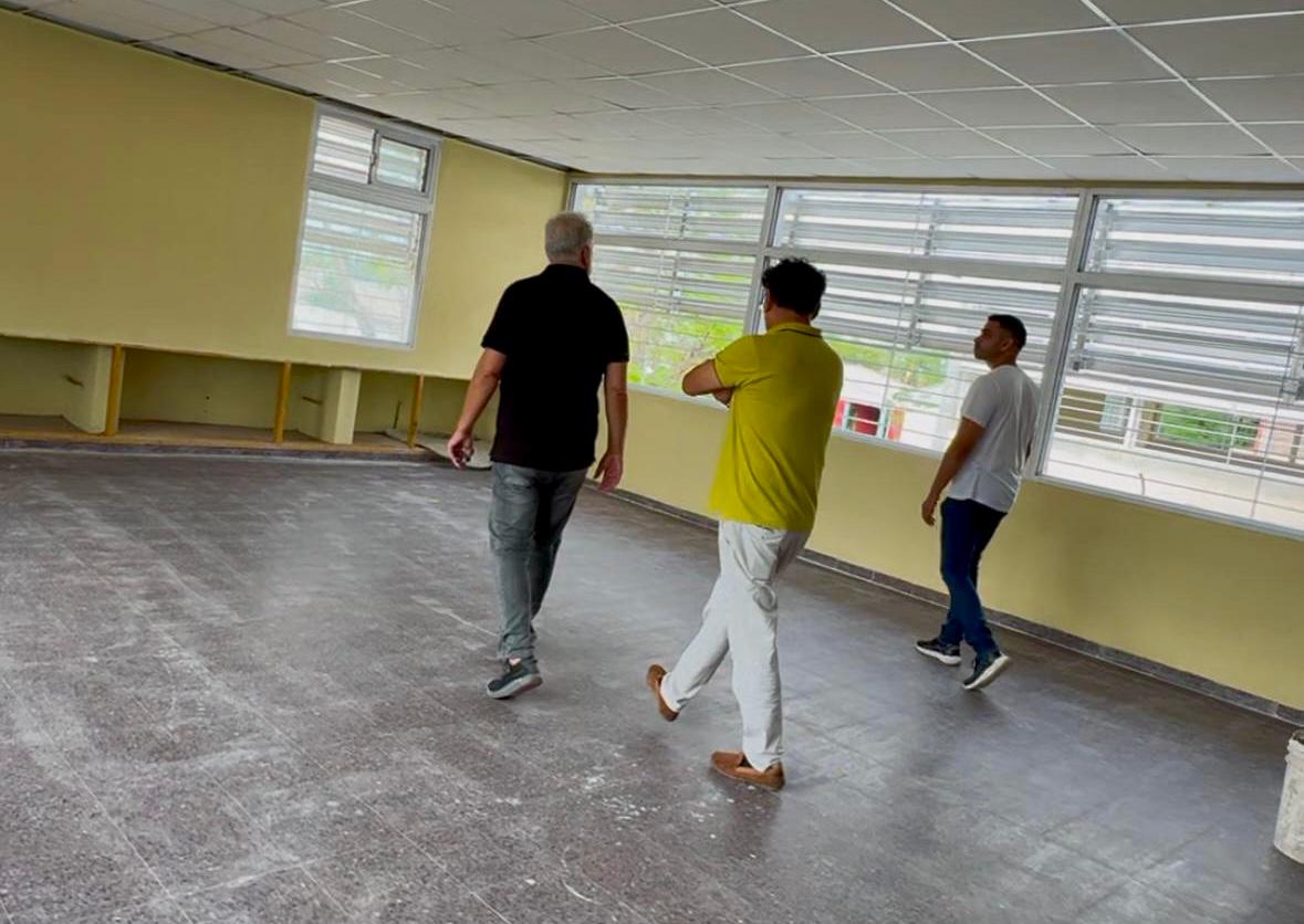 VILLA ÁNGELA: EL GOBIERNO VERIFICÓ LOS AVANCES EN LA OBRA DEL “BACHI 9” Y LA E.E.T. N° 1 GARANTIZANDO SU FINALIZACIÓN
